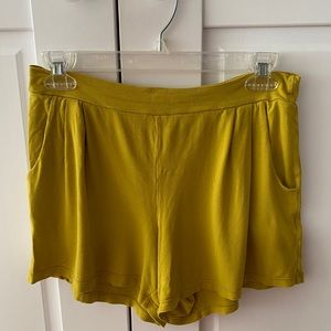 Ava sky shorts om with pockets